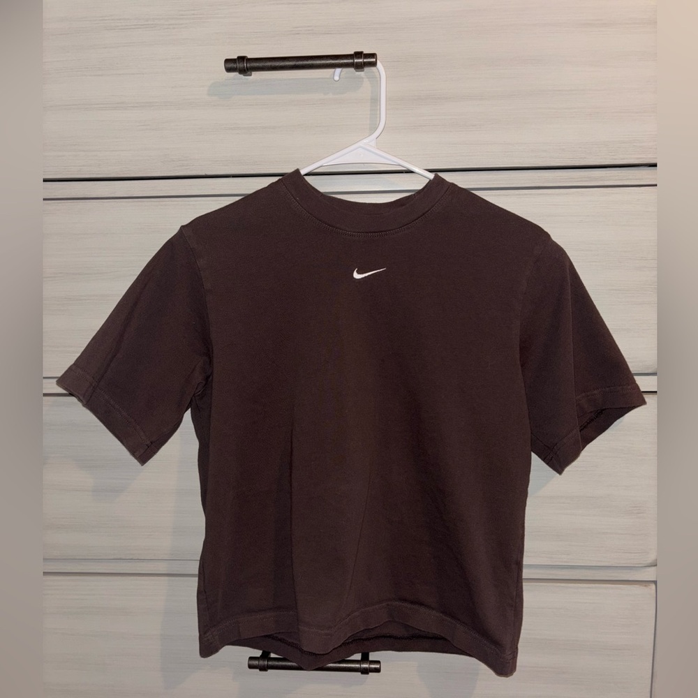 Brown Nike Shirt 
Size XS 
worn once